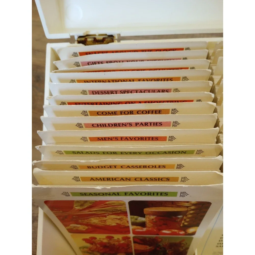 VTG 1971 Mid Century Betty Crocker Recipe Card Library (Complete) EUC